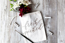 Load image into Gallery viewer, Hawthorne Script